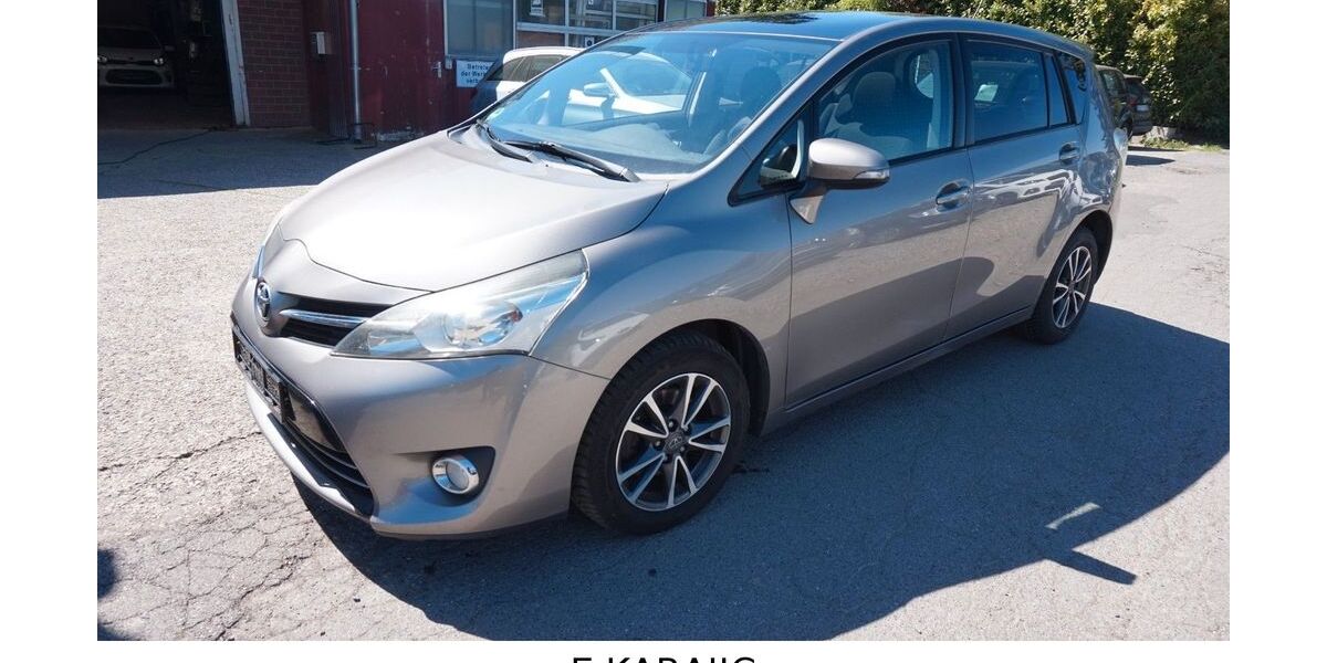 Toyota Verso 174.000 km 5.990 &euro; ESCHWEILER - KINZWEILER 52249
