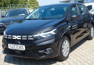 Dacia Sandero 29.800 km 12.650 &euro; Simmerath (bei Aachen) 52152