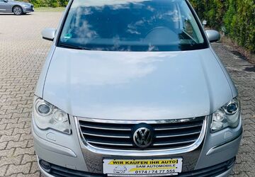 VW Touran 151.000 km 6.500 &euro; Aachen 52070